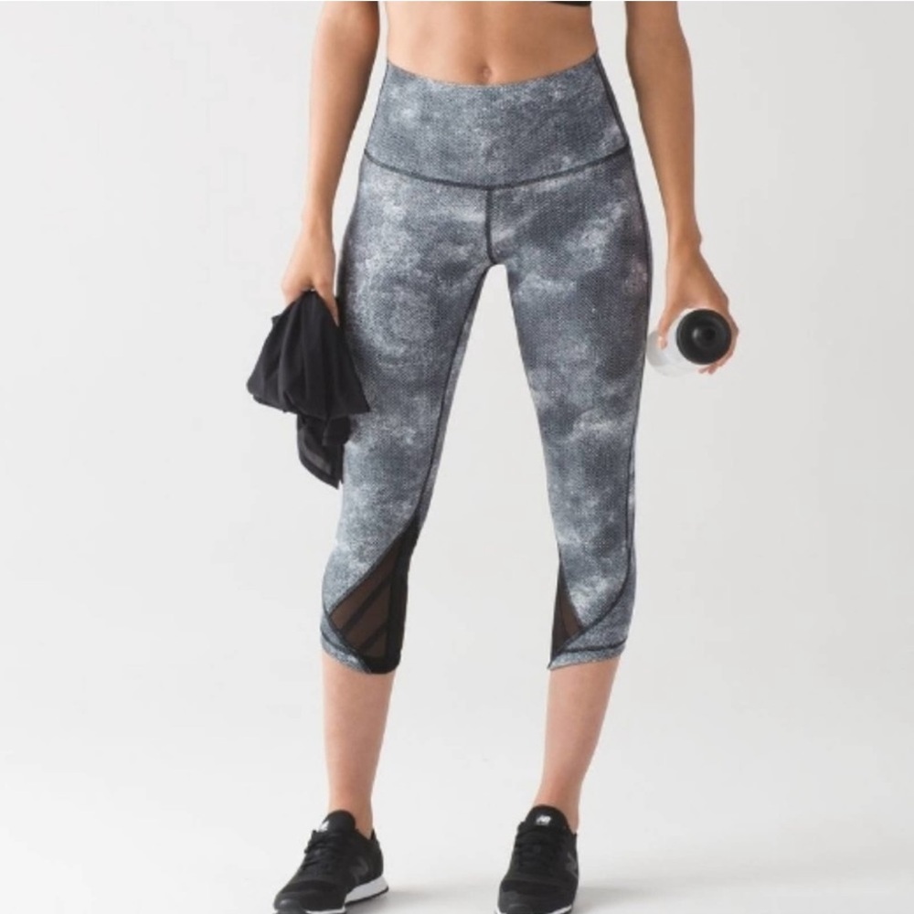Lululemon full on extreme essential rhythm crop legging